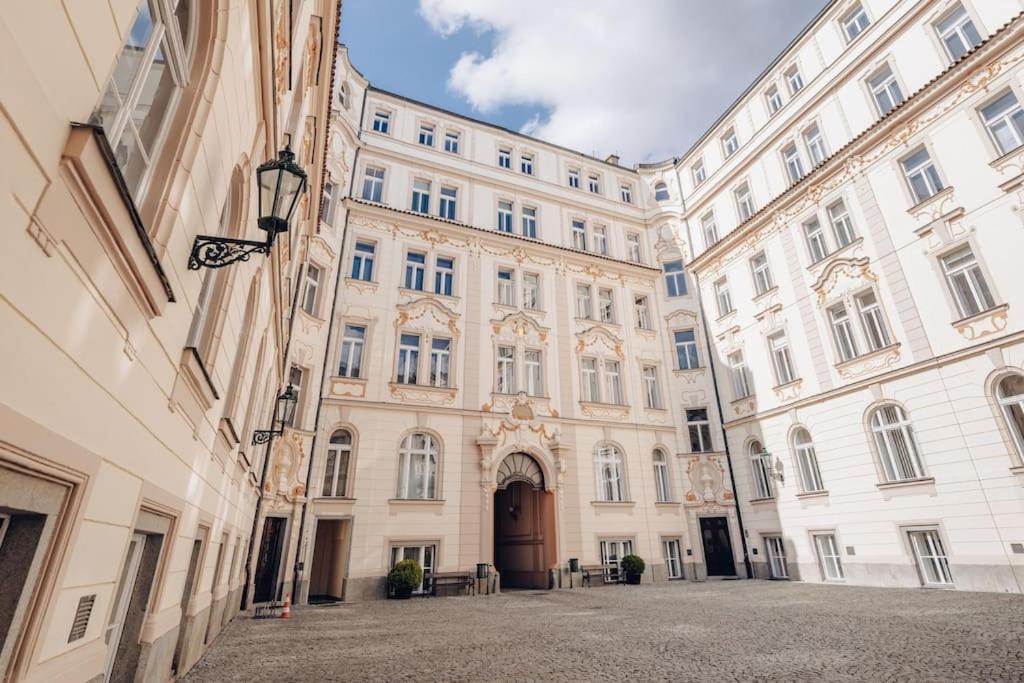 Apartamento Magnificent Historical Penthouse In The Heart Of Praga Exterior foto