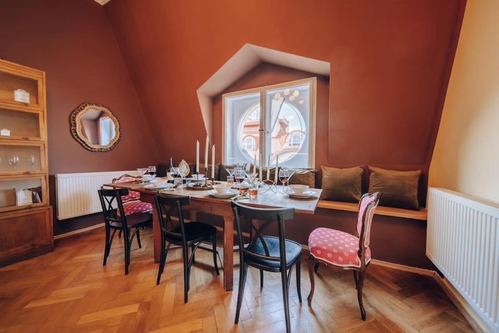 Apartamento Magnificent Historical Penthouse In The Heart Of Praga Exterior foto