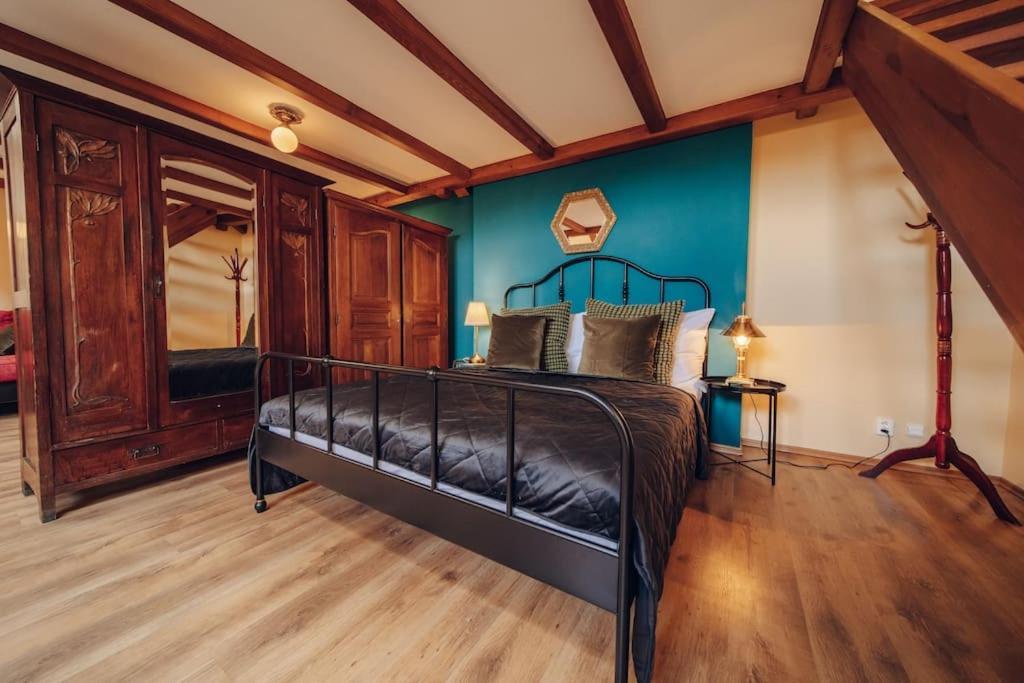 Apartamento Magnificent Historical Penthouse In The Heart Of Praga Exterior foto