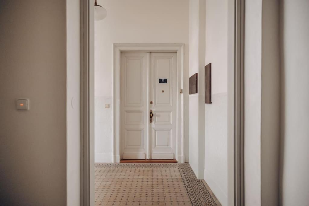 Apartamento Magnificent Historical Penthouse In The Heart Of Praga Exterior foto