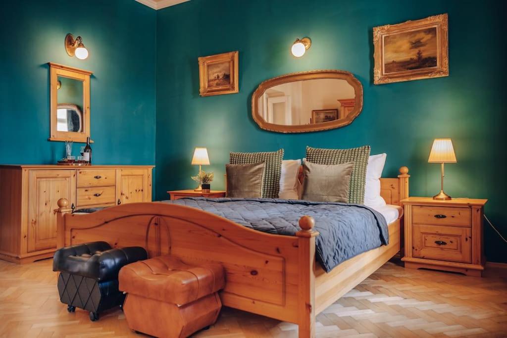 Apartamento Magnificent Historical Penthouse In The Heart Of Praga Exterior foto