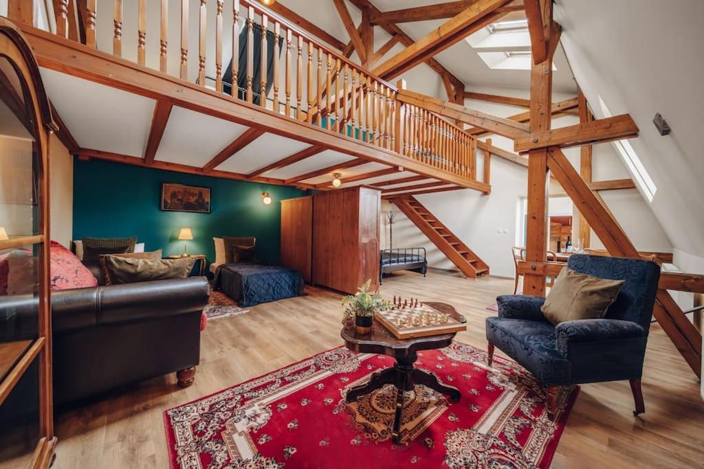 Apartamento Magnificent Historical Penthouse In The Heart Of Praga Exterior foto