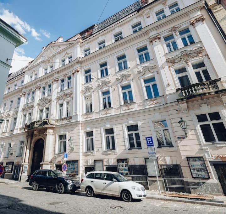 Apartamento Magnificent Historical Penthouse In The Heart Of Praga Exterior foto